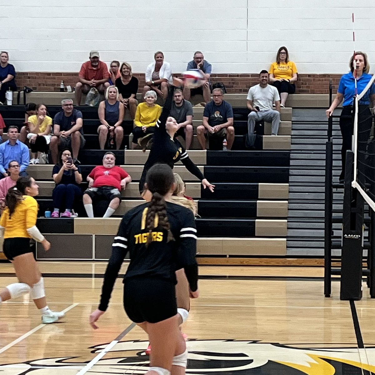 Good Luck to JV &amp; V as the compete today! Varsity is at Day 2 of the Rockwood Invitational and JV travels to the FHC Tournament. Go Tigers!

<a href="/OHS_Tigers/">Oakville High School</a> <a href="/BCzuppon/">Becky Czuppon, OHS A.D.</a>