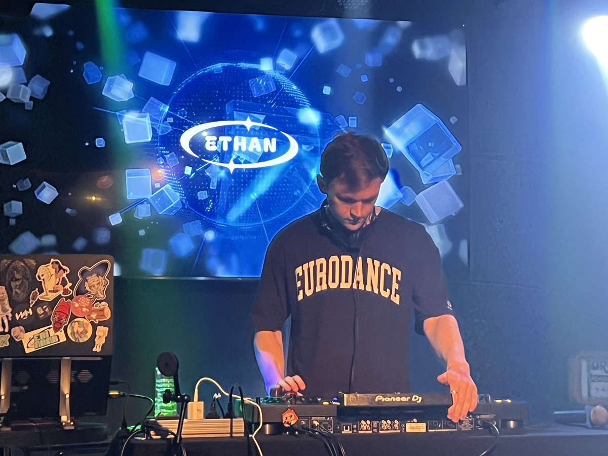 d57_kr's tweet photo. 🔥🔥🔥 Ethan @programmable 🔥🔥🔥

#HYPERNIGHT https://t.co/Sbd1riqyhC