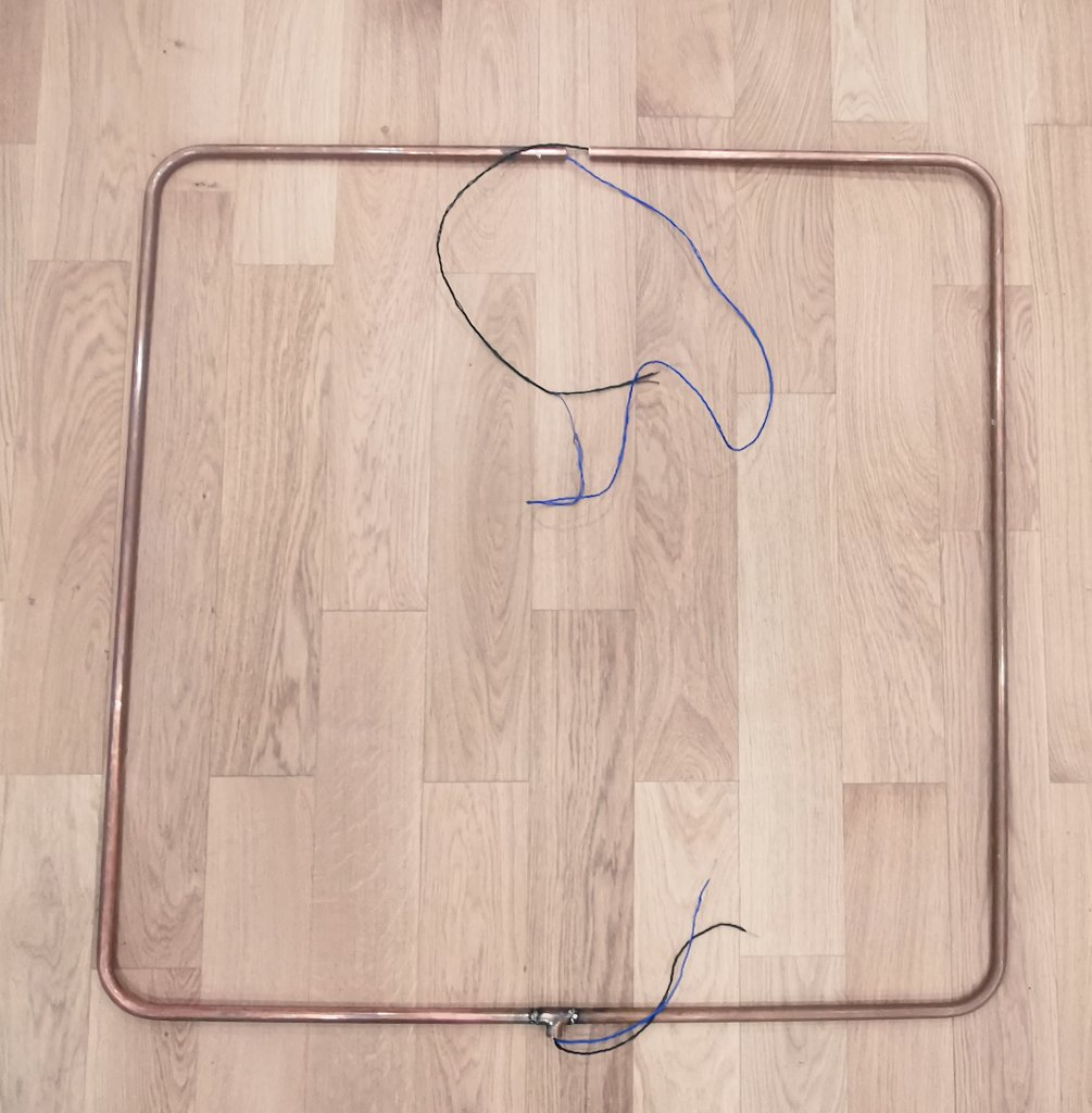 lambdaprog's tweet image. I had two 2m copper pipes left, so I built a #YouLoop