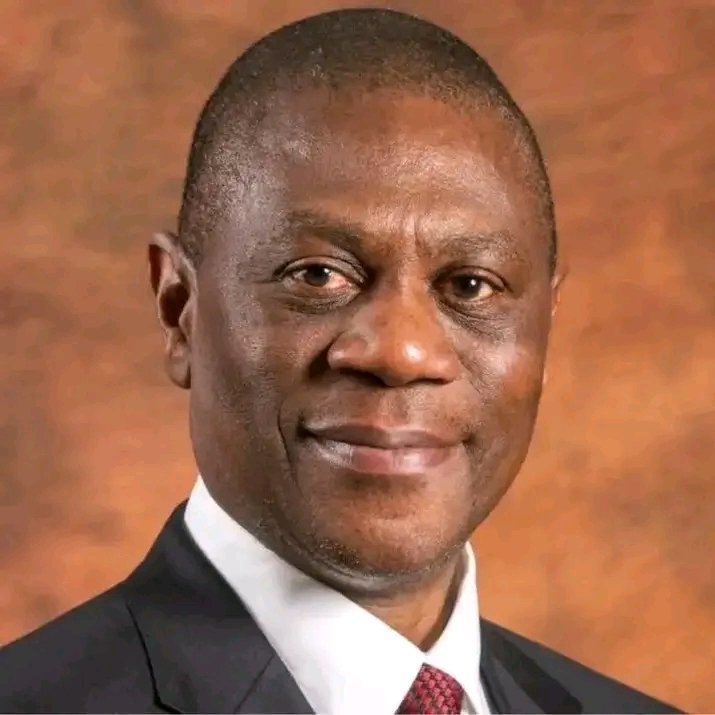 MDNnewss's tweet photo. Breaking news

Deputy President Paul Mashatile collapsed at the podium during the N'wamitwa Day celebrations in Tzaneen, Limpopo, and has been quickly taken to the hospital for medical attention. https://t.co/xLQ75tVvEb