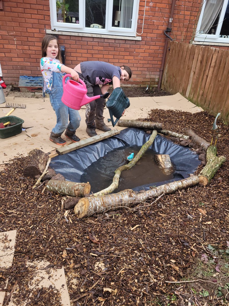 just_staceyPics's tweet photo. Who'd have thought our little #WildGarden would grow from a patch of grass to this thriving, magnificent beauty π something for my green fingered little darlings to add to their "here's an idea, let's make it real' book. #WalesInBloom #MicroGarden #WildSpaces #GardenersWorld https://t.co/JsZhZXgFlM
