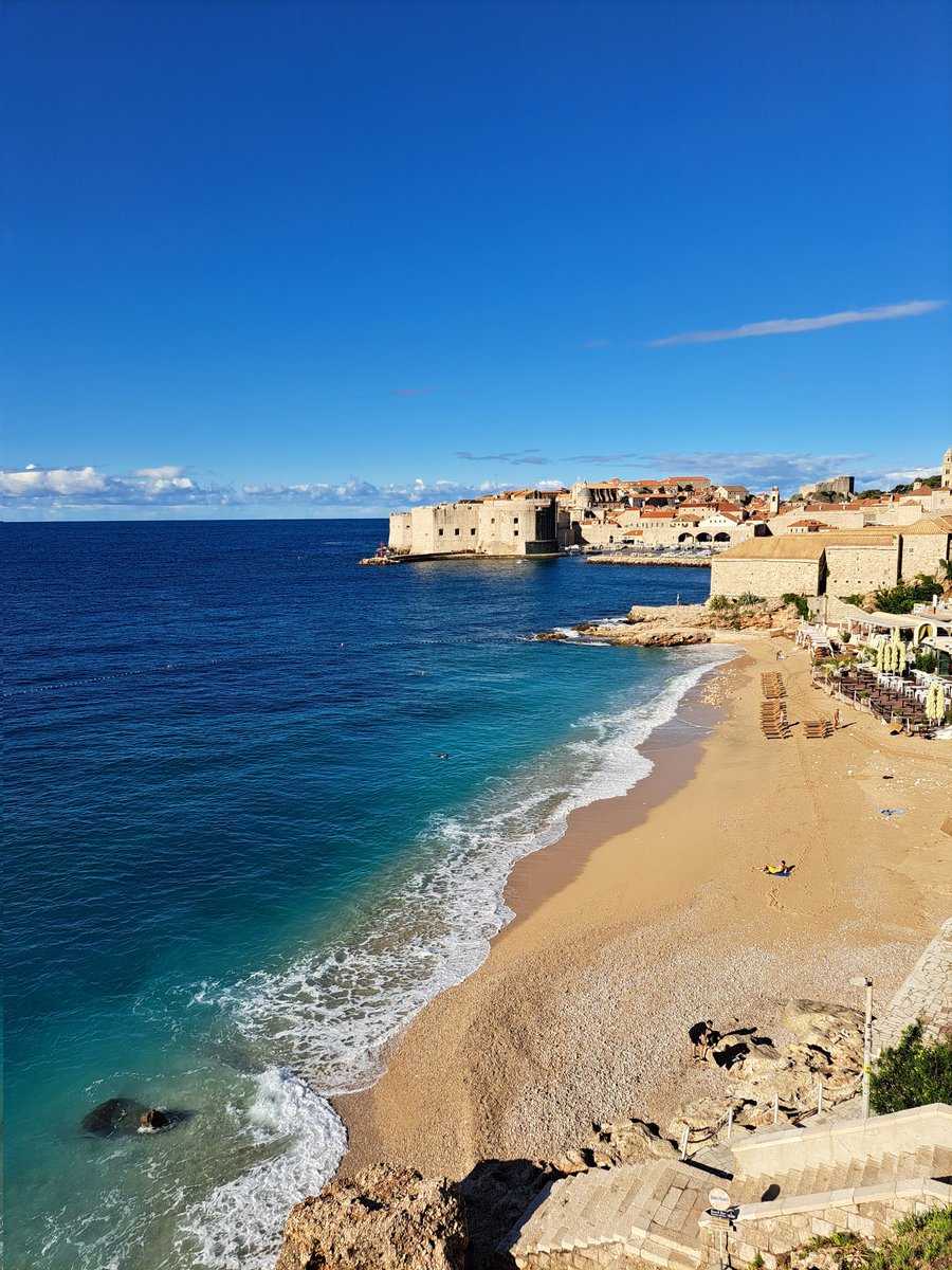 Dubrovnik tourist guide tweet media