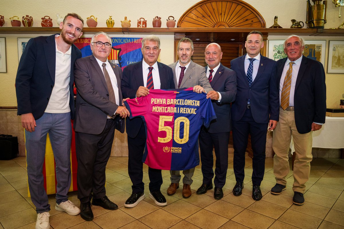 JIMacia's tweet photo. Ahir vaig acompanyar el President @JoanLaportaFCB  al sopar de celebració del 50è aniversari de la @pbmontcada . 
Per molts anys més i moltes gràcies a totes les persones que han fet possible  arribar a aquesta efemèride. 💙♥️ https://t.co/gRmE9sTJuC