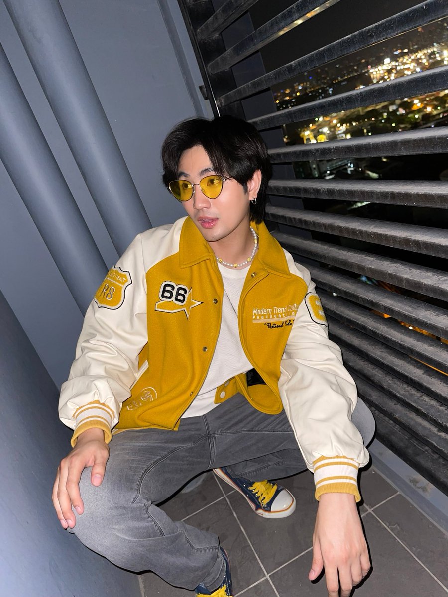 omnmond's tweet photo. ซ่านักเป็นไงละเจ้าบี สองขีดเลย 😷💛

ดูพร้อมกันวันอาทิตย์นี้ เวลา 22:30 น. ทาง GMM25

#blseries #LiveInLoveTheSeries #รักผ่านไลฟ์เดอะซีรีส์ #GMM25 #ซีรีส์วาย #blseriesthailand #บี #ดล
#กล้ากินเค้กไหม #บีดล #BB_Gun #omnmond 
#omnmonpopat #โอมม่อนภพภัทร #โอมม่อน #studioonfire https://t.co/E27EtShQVl