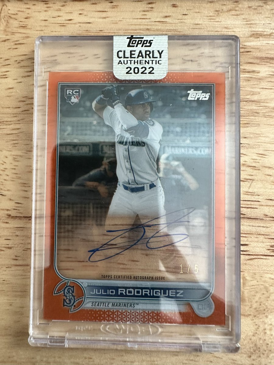 kidcrusader's tweet photo. @_AustinFinley_ Julio Rodríguez auto 1/5 $2000 https://t.co/5Yagl9rlLn