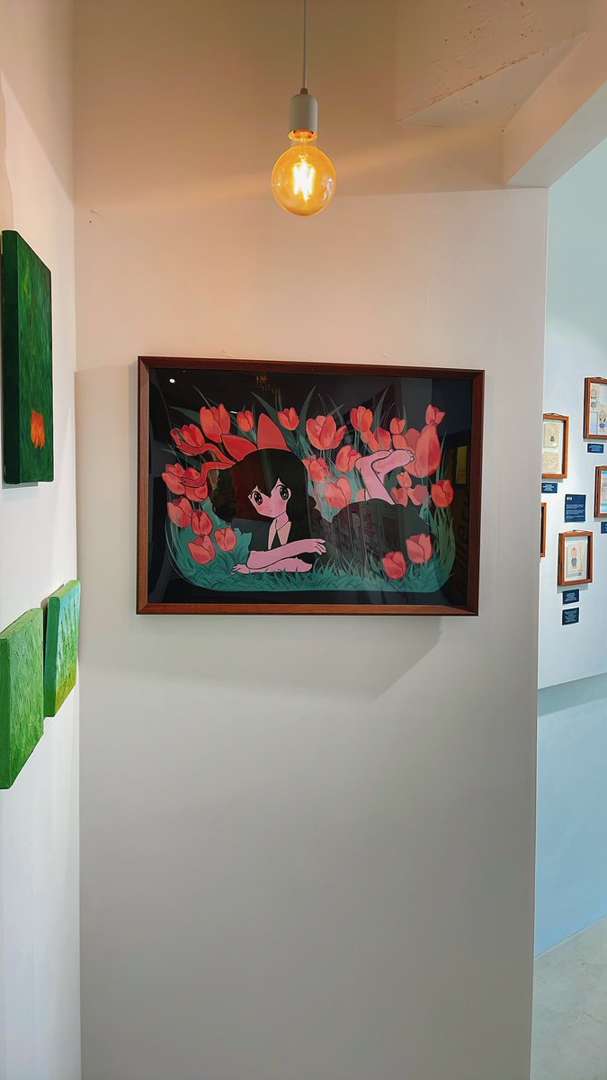 히히 오늘 하기님 전시 다녀왔는데 너무 좋았어요 카피바라의 생일파티에 초대해줘서 감사해요! 불안에대한 짤막한 글과 그림들도 벽을따라 같이 읽었는데 전시장이 거대한 하기님 만화책속에 들어온거같아서 너무 좋은전시였구🫶