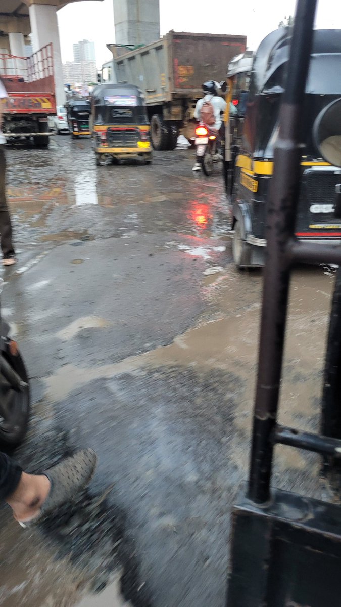 mashrujeet's tweet photo. Entering Mumbai from Dahisar Toll Plaza with this view and road. 

Thank you @mybmc 🤩 https://t.co/zFf1r6CSef