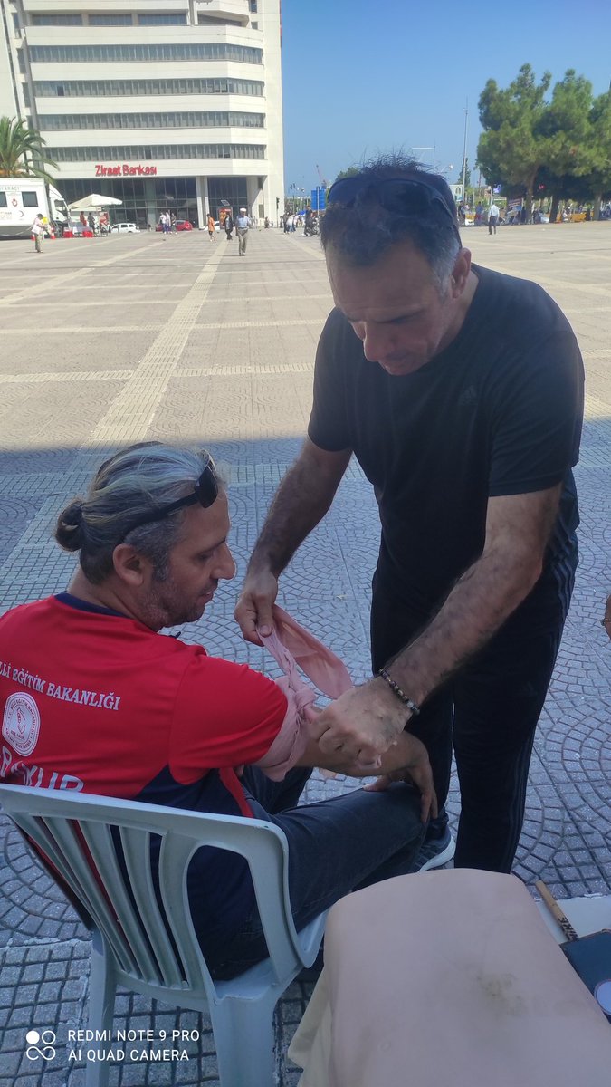 İlk yardım hayat kurtarır.Sen de İlk yardımcı ol hayat kurtar! #dünyailkyardımgünü
#çocuklarımızokullardagüvende 
<a href="/tcmeb/">Millî Eğitim Bakanlığı</a>  <a href="/Yusuf__Tekin/">Yusuf Tekin</a> <a href="/omurfatih/">Ömür Fatih Karakullukçu</a> <a href="/muratagar60/">Murat AĞAR</a> <a href="/SamsunMEM_ISGB/">Samsun İl MEM İş Yeri Sağlık ve Güvenlik Birimi</a> <a href="/ozkan_meb/">Özkan AVCI</a> <a href="/enderaygun55/">Ender AYGÜN</a>
<a href="/cemalunal_/">C.ÜNAL</a>