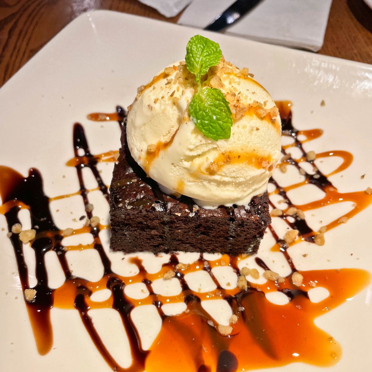 Sindy0857's tweet photo. 🇹🇼 TGI FRIDAYS 信義餐廳
#taiwan #tgifridays #chocolatefudge
#食べスタグラム #デザート #チョコレートブラウニー
#写真好きな人と繋がりたい
#カメラ好きな人と繋がりたい
#写真撮ってる人と繋がりたい
#フィルムカメラ
#写真好き https://t.co/zTFM21x2wZ