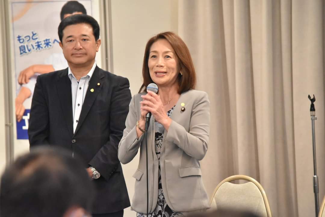 Morimoto_Shinji's tweet image. #泉健太 を囲む党員、サポーター広島集会。
代表選、中国ブロックでの候補者演説会は本日岡山で開催のため、党員、サポーターに呼びかけて開催しました。急遽、早朝にもかかわらず多くの方に泉健太さんの思いを聞いていただきました。
#徳永エリ 参議院議員にも応援の弁をいただきました。
#代表選2024