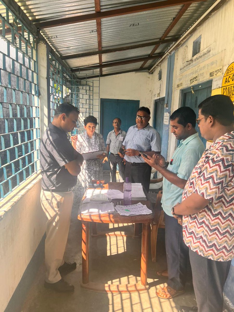 CEOWestBengal's tweet photo. On pre revision special campaign day ADM along with SDO, BDO & other officials visiting the polling booths of Mathabhanga development block of Cooch Behar district West Bengal.
#PreRevision #SSR #BLO
@ECISVEEP
@SpokespersonECI
@rajivkumarec
@anuj_chandak
@deocoochbehar https://t.co/Jo6fO7LqxD