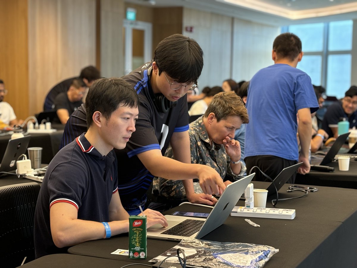 Chainlink (@chainlink) on Twitter photo #Chainlink's first-ever Certification event is now underway in Singapore.
Hosted alongside <a href="/collegedao_hub/">College DAO</a>, this event gives 100 developers the unique opportunity to be among the first to earn an official Blockchain Certification from Chainlink for their resumes. #Chainlink's first-ever Certification event is now underway in Singapore.
Hosted alongside <a href="/collegedao_hub/">College DAO</a>, this event gives 100 developers the unique opportunity to be among the first to earn an official Blockchain Certification from Chainlink for their resumes.
