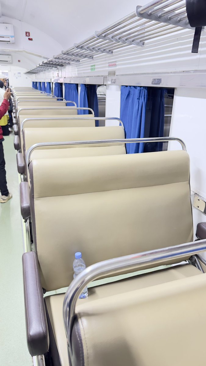 Bisnis kok lebih enak ekonomi kertajaya <a href="/KAI121/">Kereta Api Indonesia</a> cm pendapat pribadi sbg kereta lover