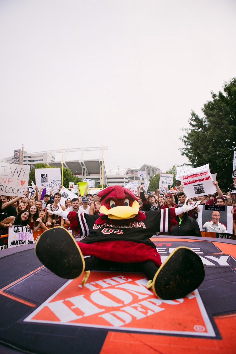 GamecocksOnline's tweet photo. Making ourselves right at home. 

#Gamecocks I #ForeverToThee https://t.co/4EItQUOGQj
