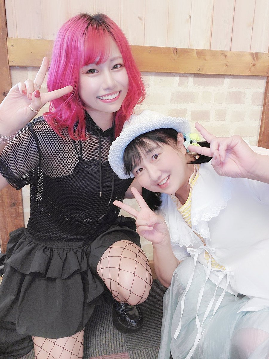 aknx1x2x7x's tweet photo. 大野まりな(@maririna_honey)さん
優しくてかわいくていつお会いしても
たくさんお話ししてくださって
本当に大好きな大先輩様🛐🛐

またお会いできてとってもうれしかったです😭

お好み屋さんかな、、と思うくらい
美味しくて笑いました😂
#EEE15th https://t.co/fIB7INwZ9v