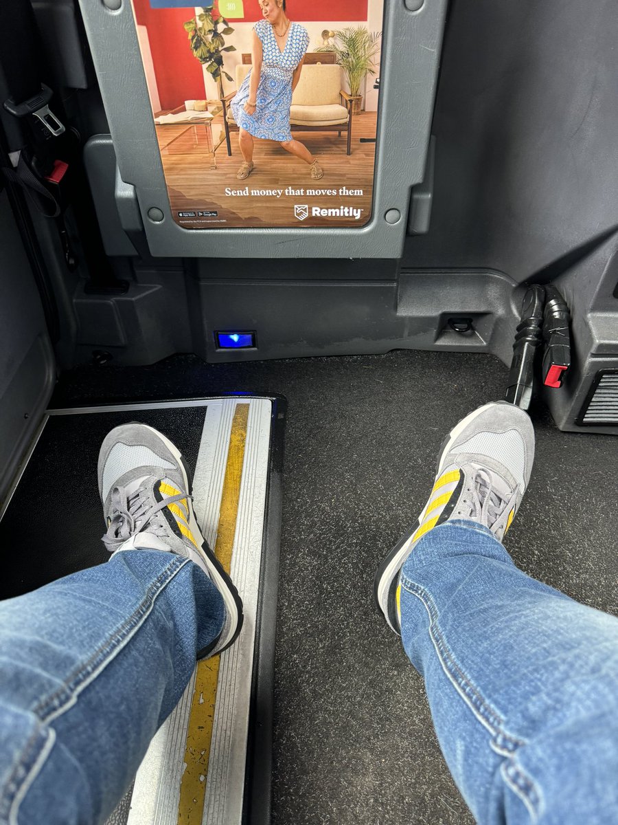 ukb00tlegs's tweet photo. #zx600 on the trotters but Jesus they make my feet sweat #adifamily #bluebox #shareyourstripes https://t.co/Vj9YiAw55Z