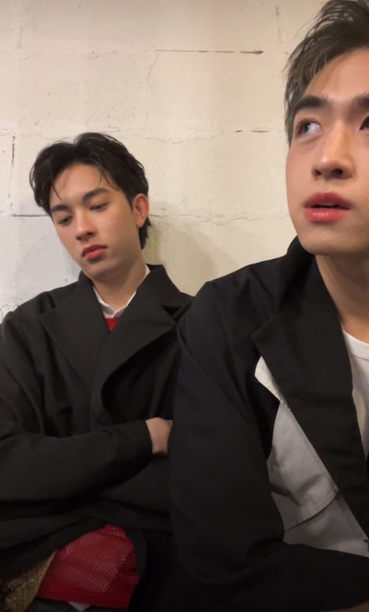 เหมือนพี่น้องทะเลาะกันแล้วโดนแม่จับมานั่งเคลียร์ใจกัน 5555555555