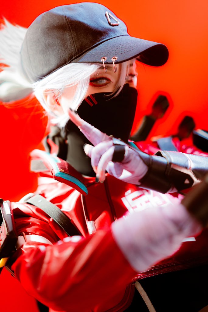 Fumika_OwO's tweet photo. Here we go.

#ApexLegends #ApexLegendsFanart #cosplay #wraith https://t.co/Io3jNBwi5S