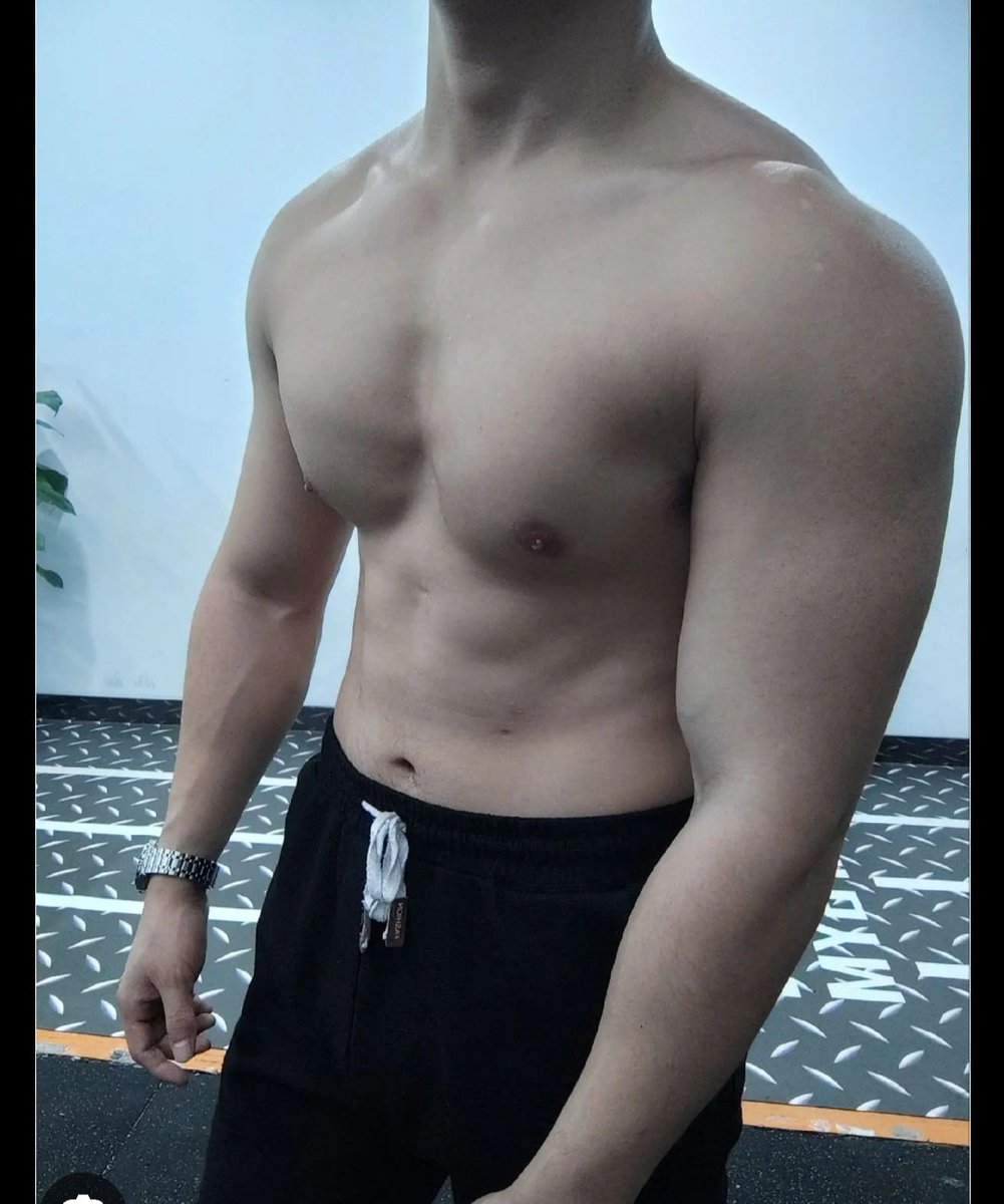 bbbbopoqqq's tweet photo. 剛下班健身完 制服救火隊來嘍
找長期固炮
#台南 ＃性愛成癮 #制服 https://t.co/mRnmpYdViC