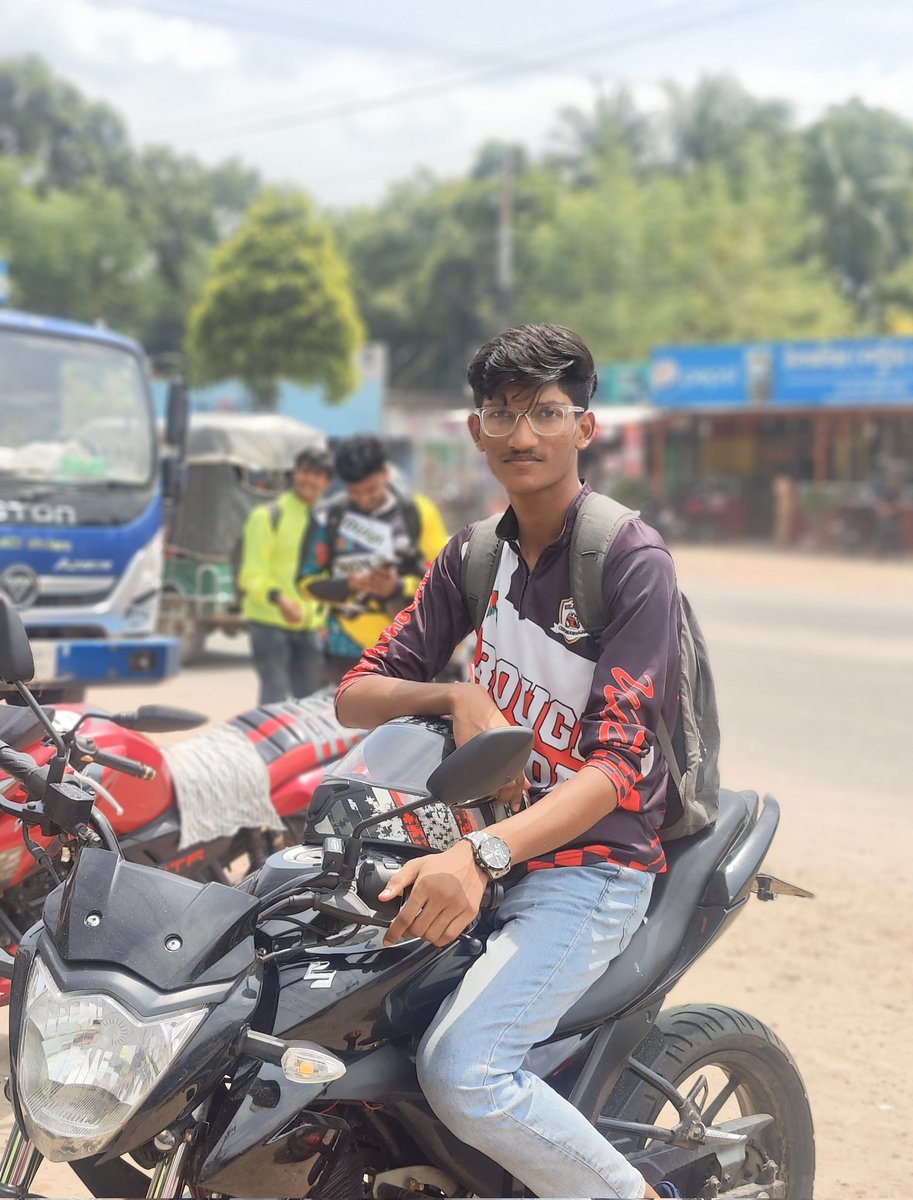 twittearafat's tweet photo. দিন শেষে সূর্যটাও বুঝিয়ে দেয়, সময় শেষ হলে স্থাঁন পরিবর্তন হয়..! https://t.co/owrqSX0hUs