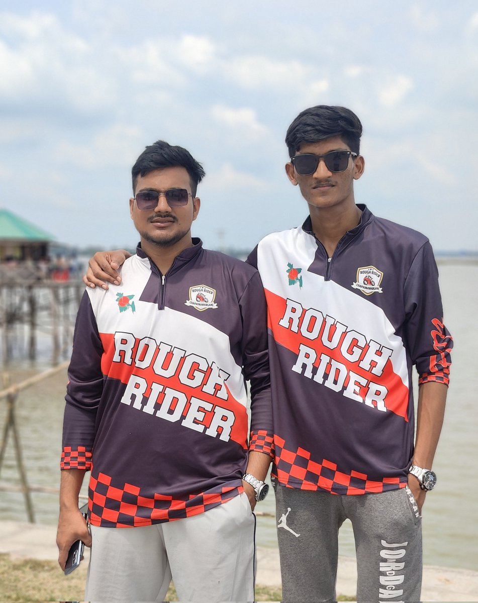 twittearafat's tweet photo. দিন শেষে সূর্যটাও বুঝিয়ে দেয়, সময় শেষ হলে স্থাঁন পরিবর্তন হয়..! https://t.co/owrqSX0hUs