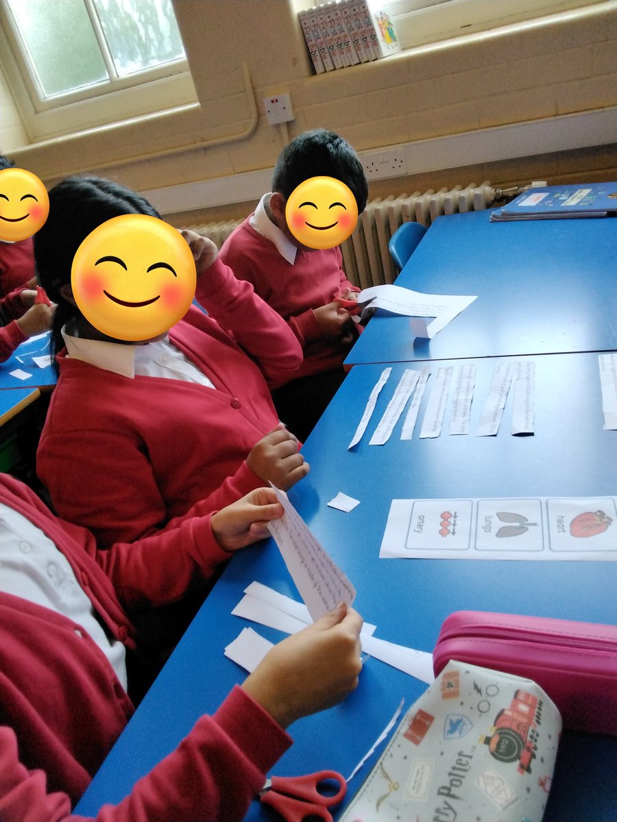 LeighPrimary's tweet photo. In Science, 6A have explored the circulatory system and what it consists of. Using their fed in facts, they unravelled the mysteries of the human body! #talktask #fedinfacts @voice21oracy #Science https://t.co/h3XFzv5Vum