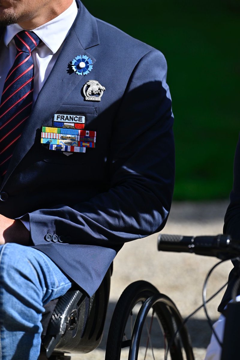 SebLecornu's tweet photo. Sportifs et militaires, ils ont porté avec succès les couleurs de la France aux Jeux Olympiques et Paralympiques.

Avant la parade qui les mettra à l'honneur, réception à l'hôtel de Brienne des athlètes de l'Armée de Champions pour les remercier et les féliciter à nouveau. https://t.co/NPi3illIN1