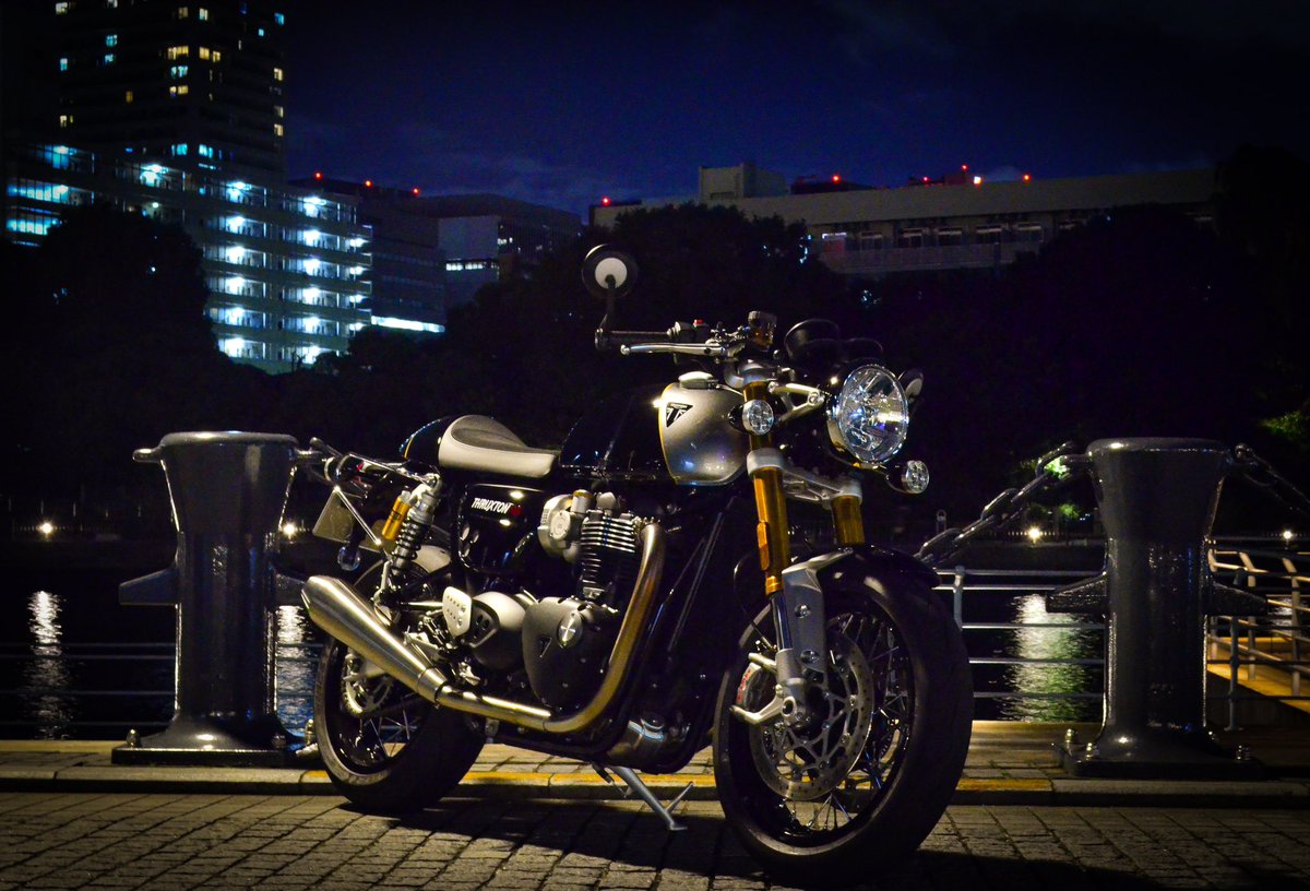 h_k0914's tweet photo. 誕生日なので更新！
名前，Haku
年齢，21
相棒，スラクストンRS
趣味，🏍️🏕️🌌

20代まだまだ全力で楽しむぜ‼︎
 #バイク乗りとして自己紹介 https://t.co/X0BwtilExW