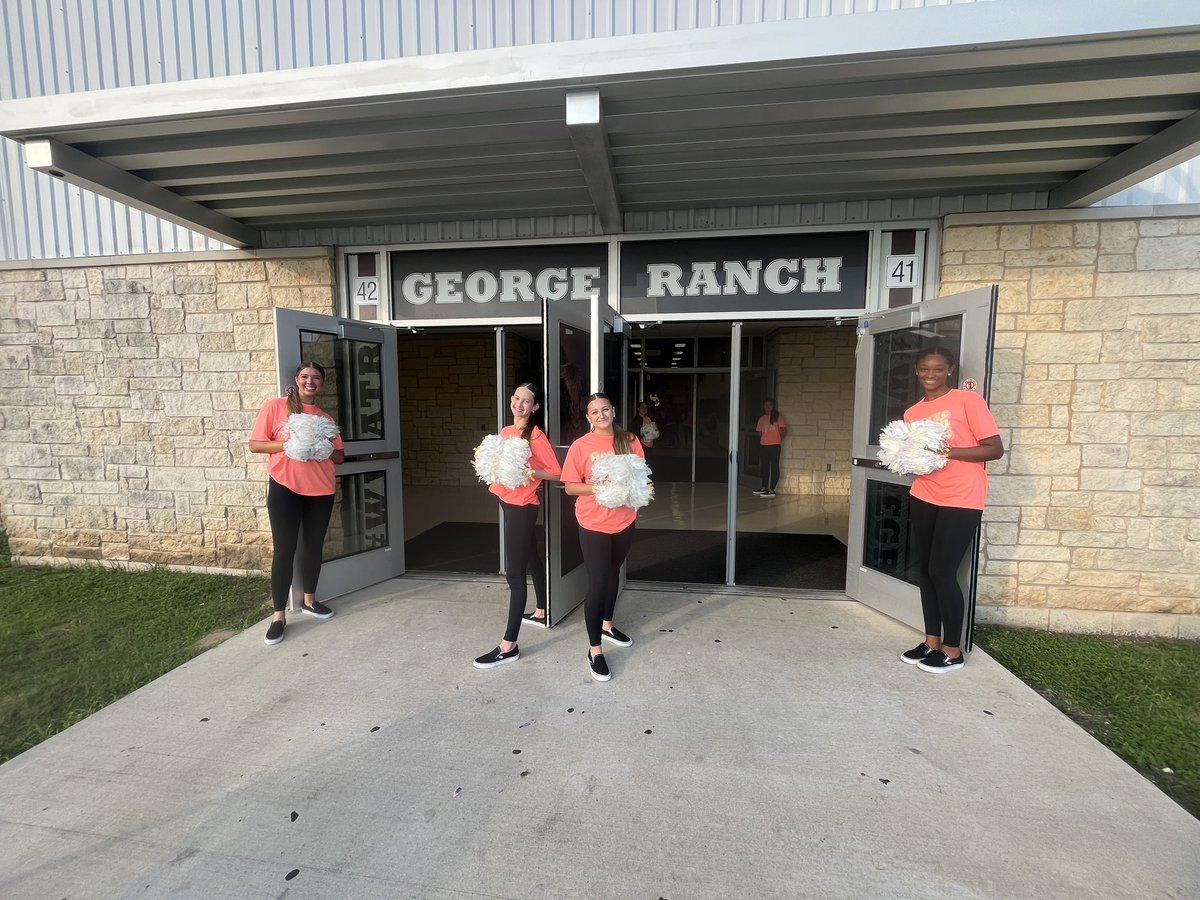 CoachADutch's tweet photo. GRHS @CheerGRHS &amp; @LonghornDance up bright &amp; Early for the Little Kids Cheer &amp; Dance Clinic!!! 📣👯‍♀️👯‍♂️🩰🪩 @pinkpatterson @GRHSABC2 @CoachCaseyVogt 
They will be performing TODAY at Traylor Stadium at the GRHS vs Humble 🏈 game @lcisdathletics https://t.co/GjqFAvEgh4