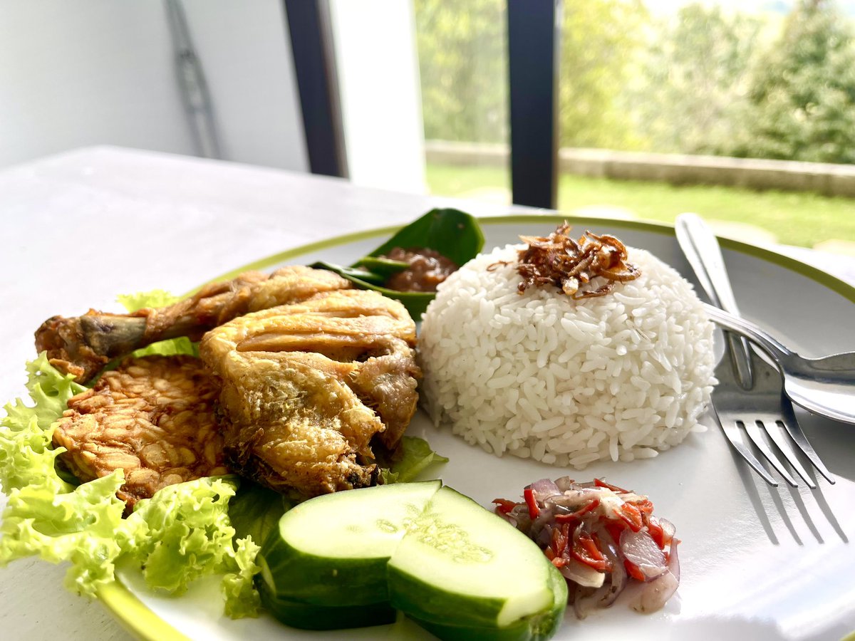 nomadhouse_qc's tweet image. 【特報】食事デリバリープランができました！

ノマドハウスにお住まいの方は、1ヶ月、平日2食、昼と夜、2万円で持ってきてくれるプランができました！

これで、勉強や開発、新サービスづくりなど、ご飯の心配をせずに集中して頂けます！もちろんリラックスでも☺️

ぜひご利用ください！

#ノマド