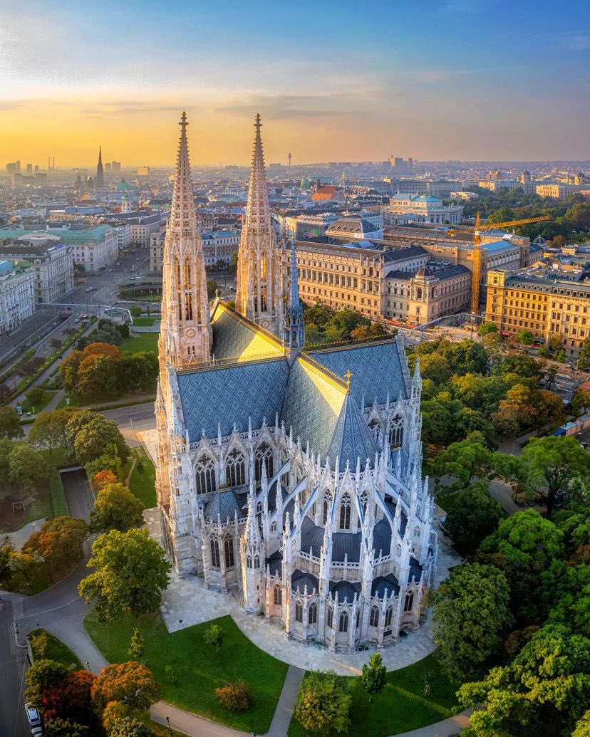 Old World Explorer tweet media