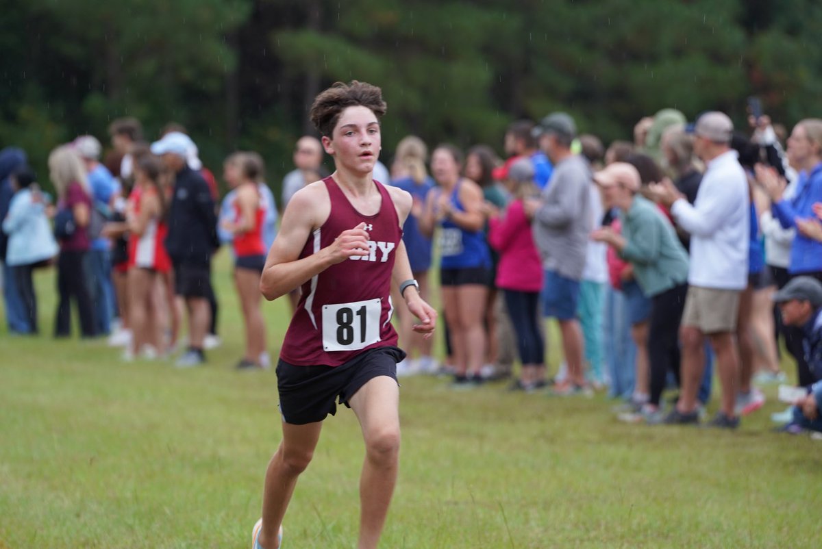 Ethan Thomas wins the varsity boys race for #FuryXC with an unofficial 17:02. Passed the race leader in final mile for the win. ❤️💙