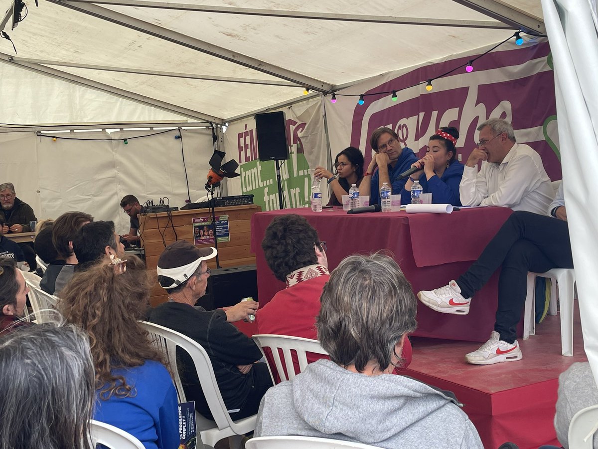 « On n’a pas fait tout ça pour avoir Barnier », au stand de la <a href="/GaucheEcoSoc/">Gauche Écosocialiste</a>, <a href="/YoulieYAM/">Youlie Yamamoto</a> porte parole d’attac au débat « le nouveau front populaire, stop ou encore ? ».

« Il faut s’appuyer sur les militant·es qui font du travail en commun déjà partout sur le territoire. »