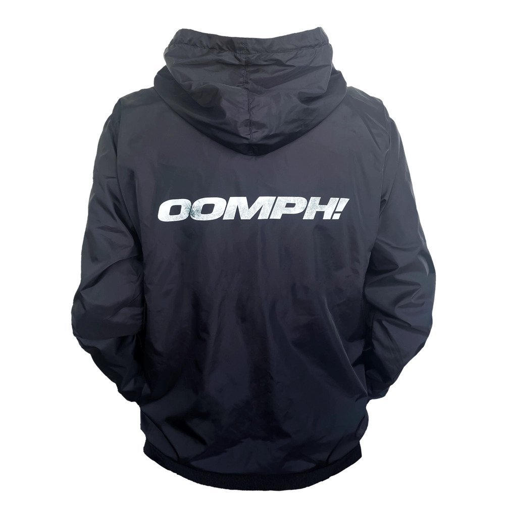 Brrr...es wird wieder kälter...!!!🥶 🌦
Und dafür haben wir genau das Passende für Euch brandneu bei uns im Shop: unsere wasserabweisende "OOMPH! EST 1989 Windrunner Jacket", mit einem coolen neuen "EST 1989" OOMPH! Logo Patch! 😊👍🏻

oomph.hamburgrecords.com/est-1989-windr…