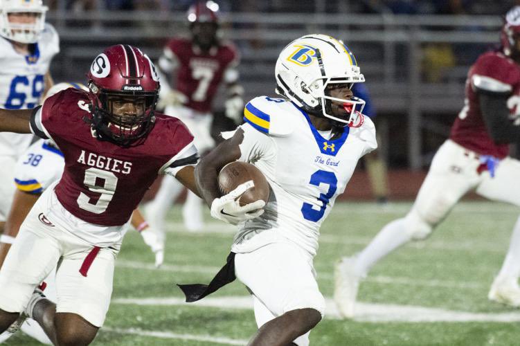 Career night for 2025 ATH <a href="/KajadenH/">KaJaden”KJ3” Holloway</a> 

The senior finished our 42-10 victory with 18 car, 146 yds and 2 TD 😮‍💨🐝

<a href="/BgHS_Football_1/">Beauregard_HS_Football_Official</a> <a href="/HallTechSports1/">Hall-Tech Sports</a> @qbcountry_media <a href="/recruitmeu/">Recruit Me University</a>