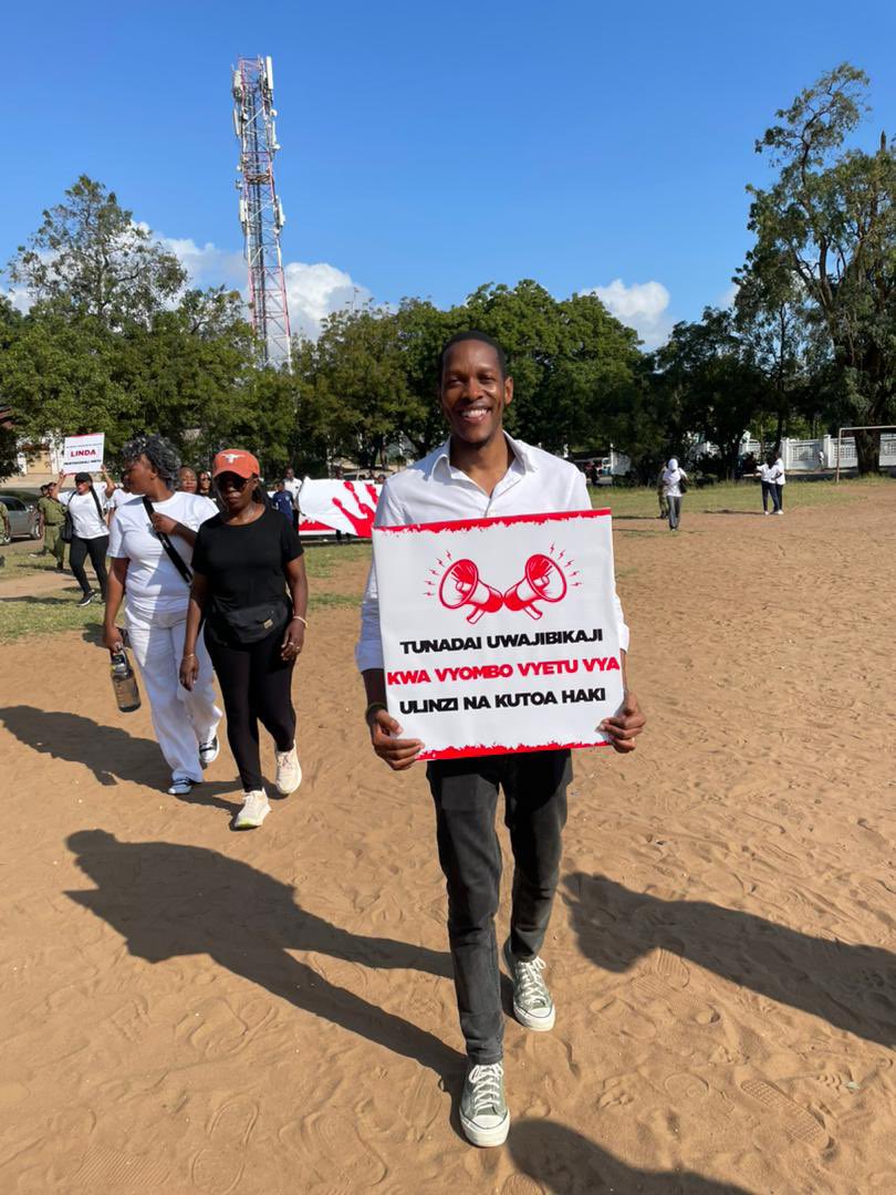 missingchildtz's tweet photo. Mtoto lazima Alindwe ..... it was an impactful day.. asanteni kwa wote mliojitokeza na kushiriki maandamano ya amani..
 Kumbuka juhudi haziishi hapa, kila siku hakikisha mtoto alie katika uangalizi, mazingira yako yuko salama.
#UlinziwaMtoto
#Kapotea https://t.co/UNi15Pq1CU
