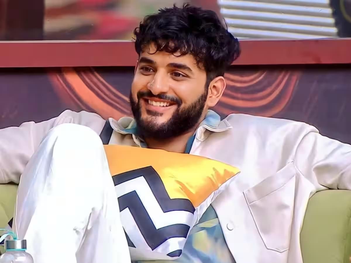 Anku0526_'s tweet photo. What's the first thing comes to your mind when you see Abhishek Malhan?
Please  tell me fas fas #AbhishekMalhan #FukraInsaan https://t.co/vWsHs1qm8f