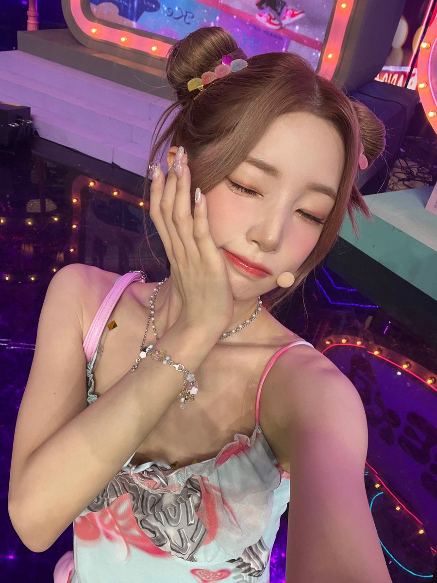 EL7ZUP_PH's tweet photo. [091424] YEONHEE MNET PLUS CHAT UPDATE

EL7ZU Today is the first anniversary of EL7ZUP💗 Thank you so much for making precious relationships!

🔗: https://t.co/CpBYI2sNfv
#EL7ZUP  #엘즈업 #YEONHEE https://t.co/LW9RveDsdy