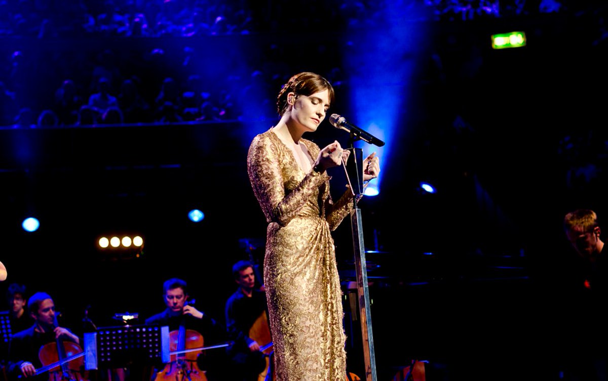 welcharchive's tweet photo. florence welch performing at the royal albert hall.

2009 / 2012 / 2024 https://t.co/TjqSOJ7tWD