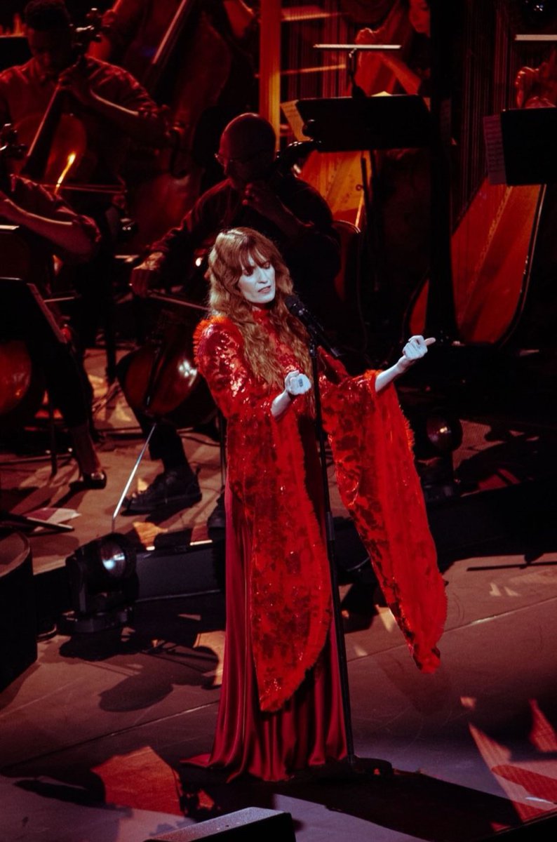 welcharchive's tweet photo. florence welch performing at the royal albert hall.

2009 / 2012 / 2024 https://t.co/TjqSOJ7tWD