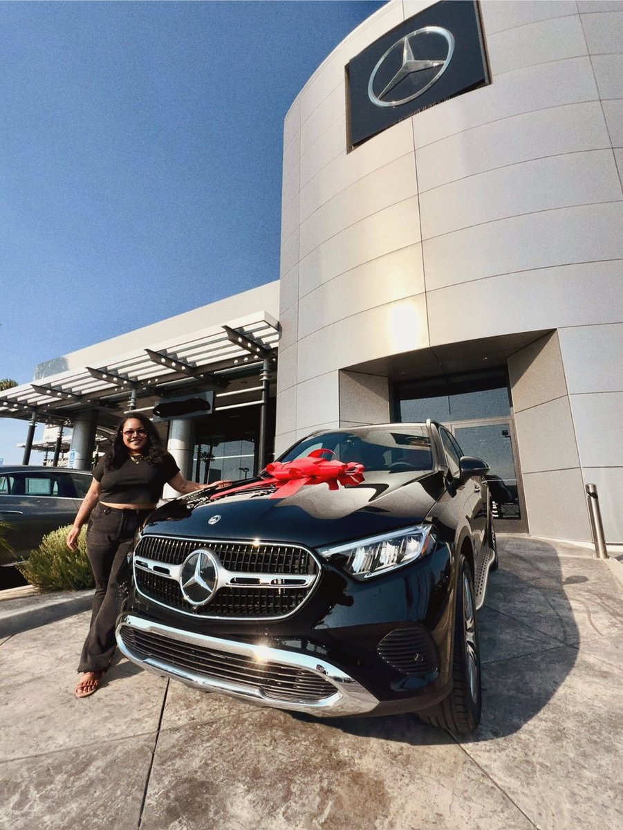 GUYS I saw a funny TikTok this week by a Mercedes Benz salesperson, so I DM’d her about a car. We went back &amp; forth all morning in the DMs until she sent me a great deal…I walked in that afternoon to sign, and left w/my brand new Benz an hour later 🤣🙌🏽