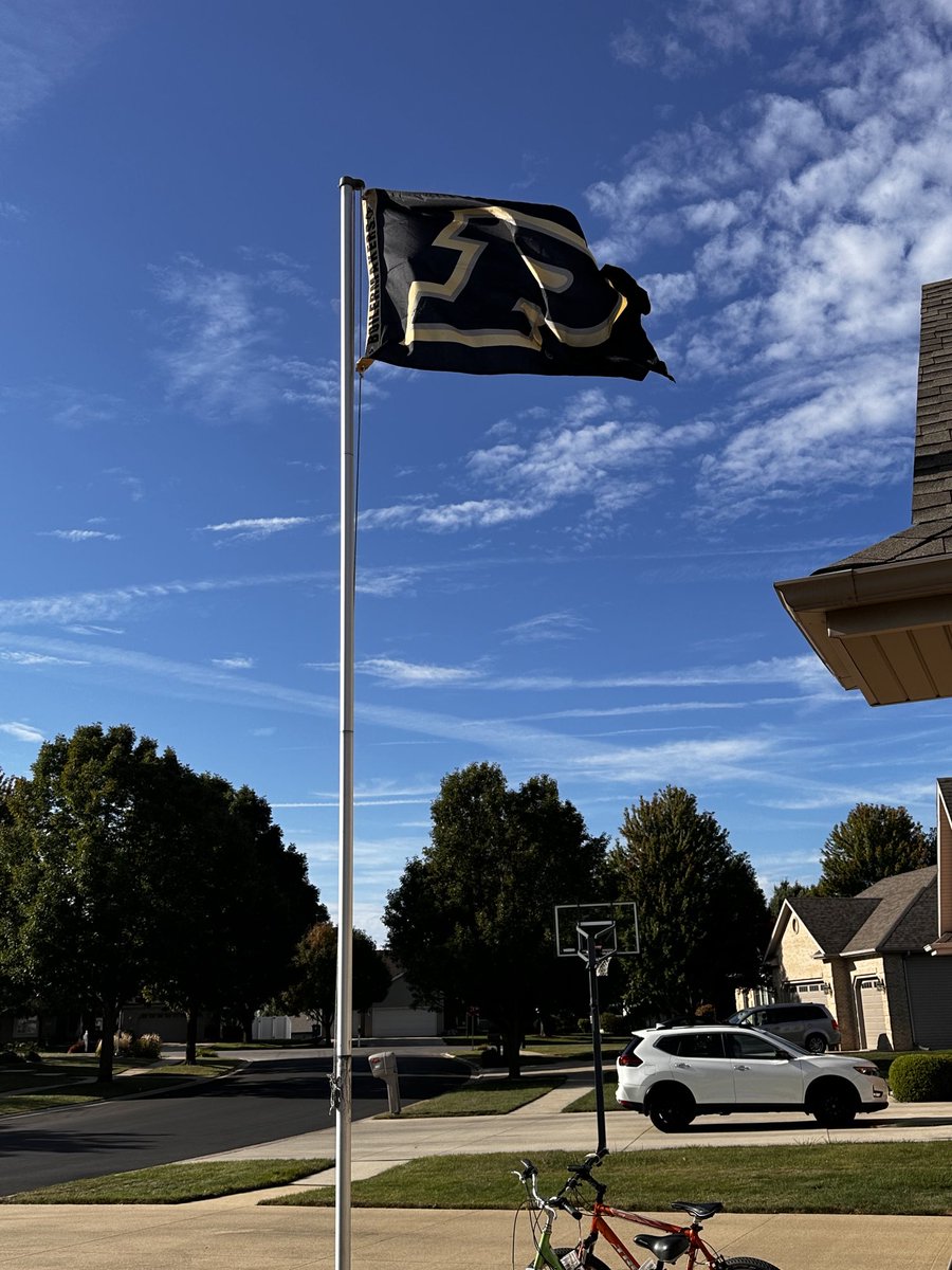 andersond961's tweet photo. Purdue vs. Notre Dame today….who’s gonna win? https://t.co/OaVKsOEhO1