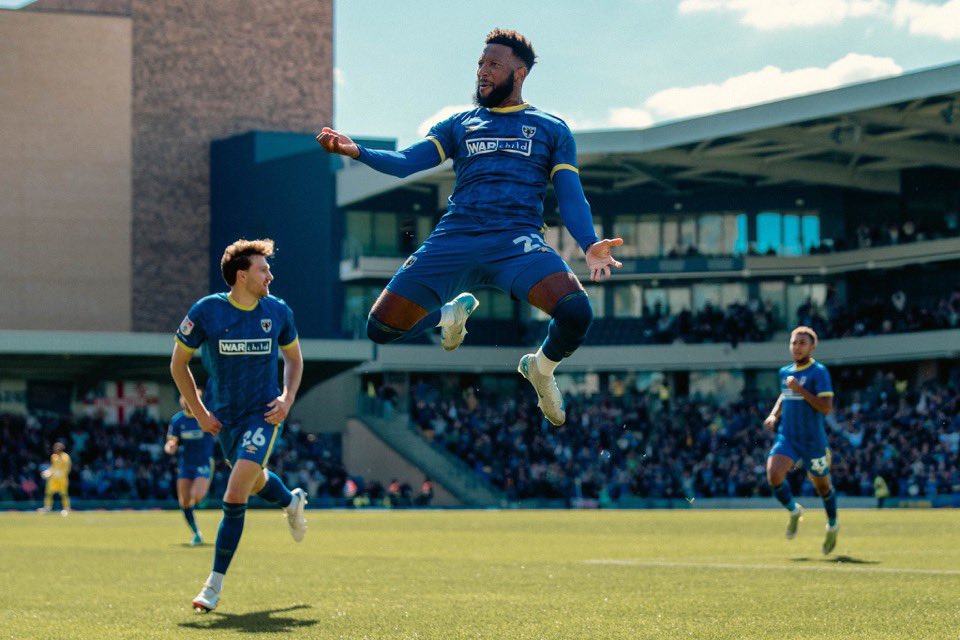 BETRAYED BY THE FA IN 2002 

REBORN AS AFC WIMBLEDON 

WE ARE THE RESURRECTION

WE ARE THE FAMOUS WIMBLEDON 

WIMBLEDON PLAY IN WIMBLEDON