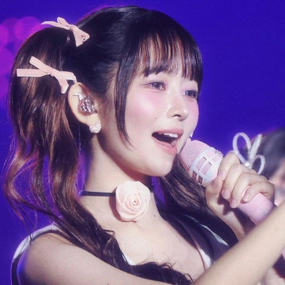 @wtsnabe <a href="/TellOfFirst/">SUB TOF</a> <a href="/TaleOfFirst/">CLOSEDOWN!</a> “Sebagai ucapan dari kami, saya mewakili para Enhancia yang cantik dan ganteng ingin memberikan hadiah spesial yang telah para Enchancia persiapkan untuk mentors tersayang.. hayooo apa itu?” Ucap nya dengan antusian melihat ke arah venue. (<a href="/TellOfFirst/">SUB TOF</a> <a href="/TaleOfFirst/">CLOSEDOWN!</a> )