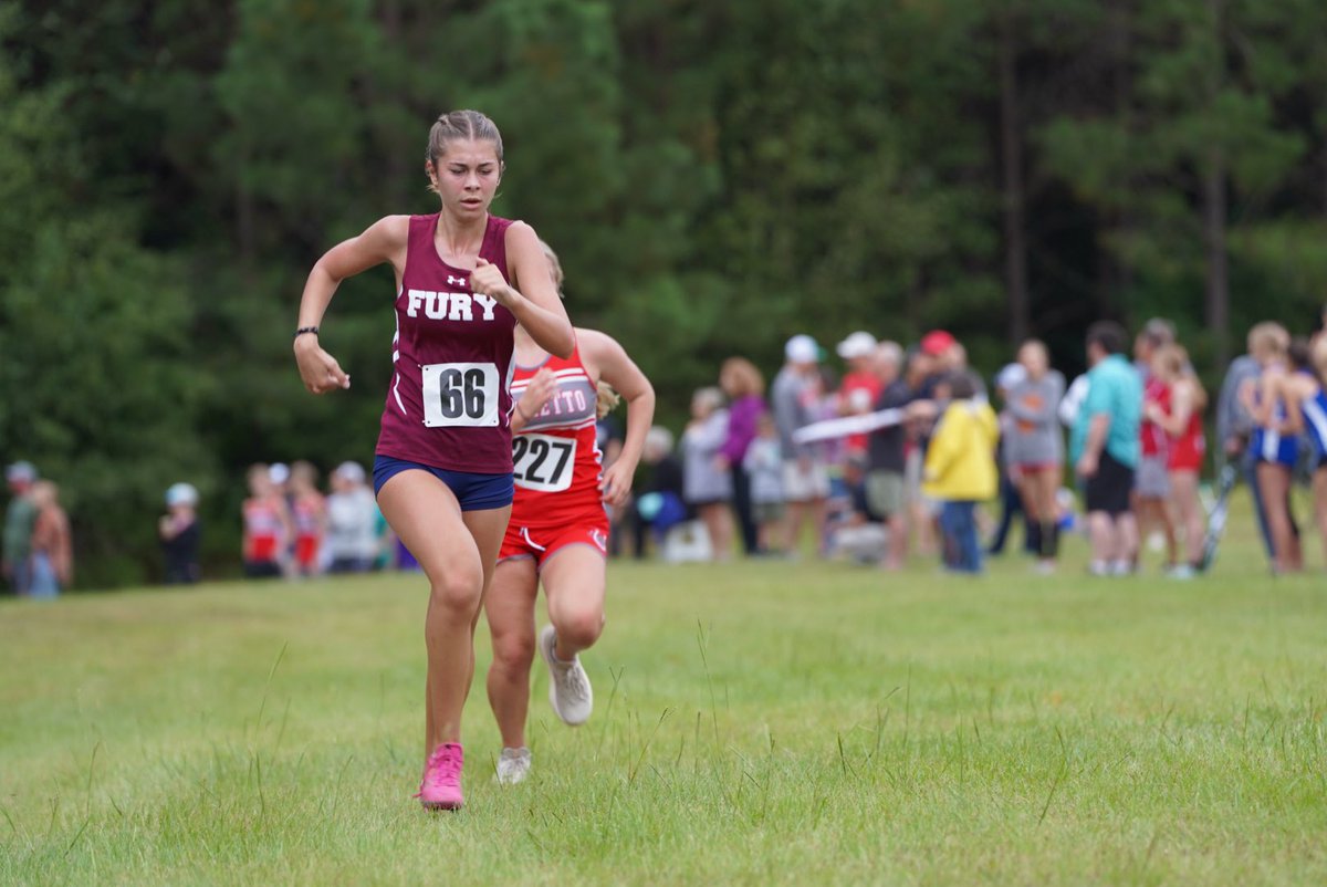 In the varsity girls race, Kalie Ashworth finished top 5❤️💙