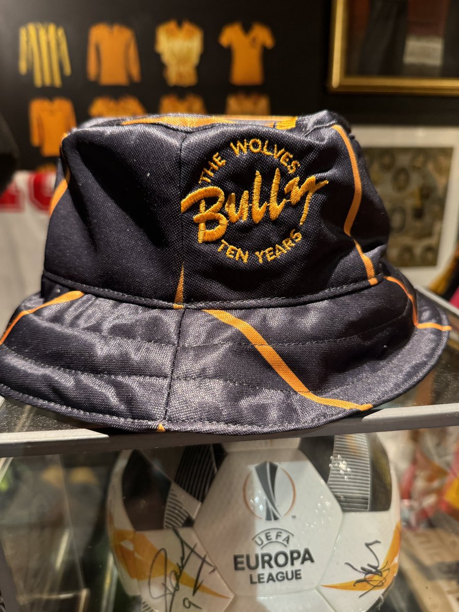 TheWolvesShirt's tweet image. So many people want to buy this bucket hat that I have decided to auction it. Starting bid £50 with proceeds going to ‘They Wore the Shirts’ Birmingham children’s hospital fundraising. Best bid by 8pm tomorrow night gets it…..