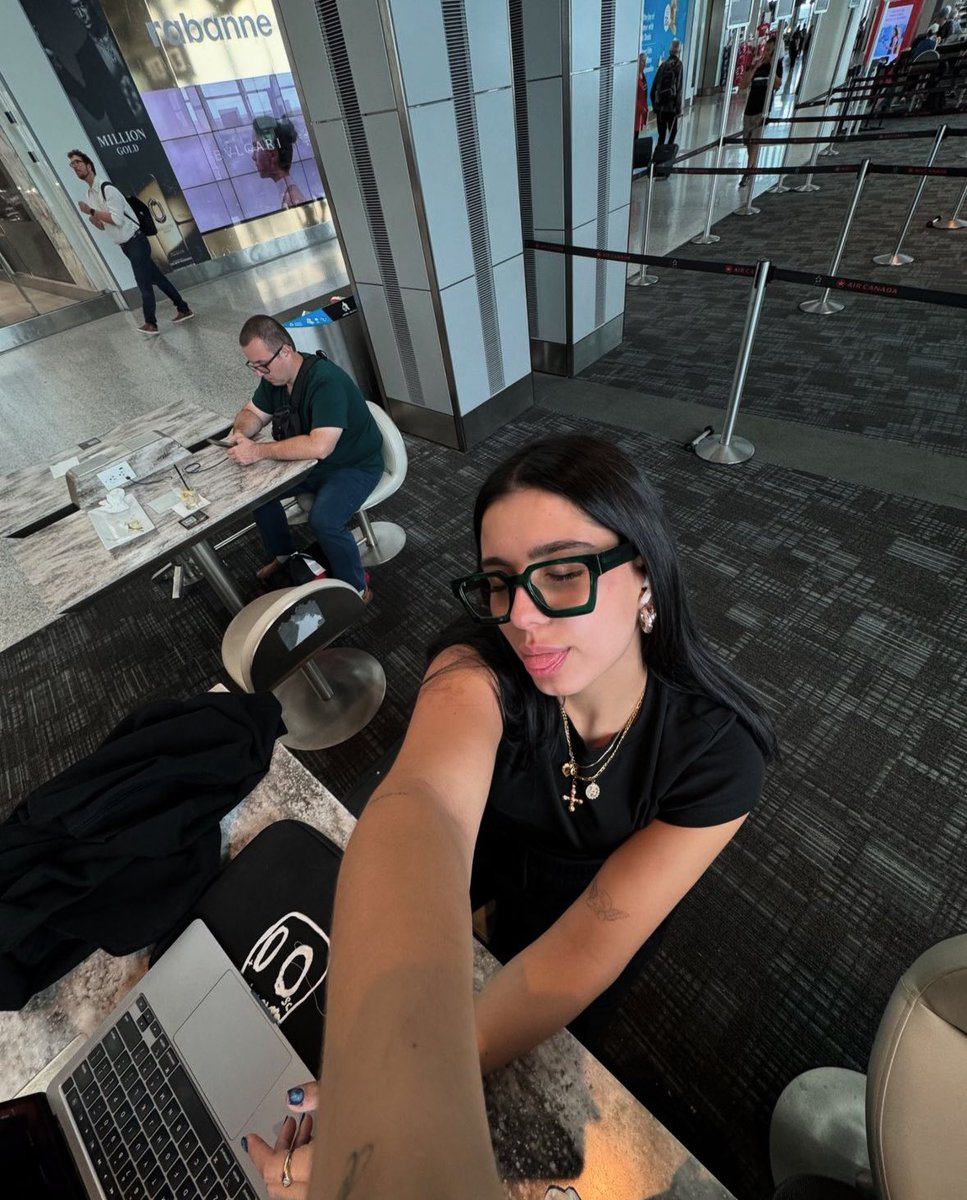 pics from when i was on tour 🫶🏻 missing the straightened hair