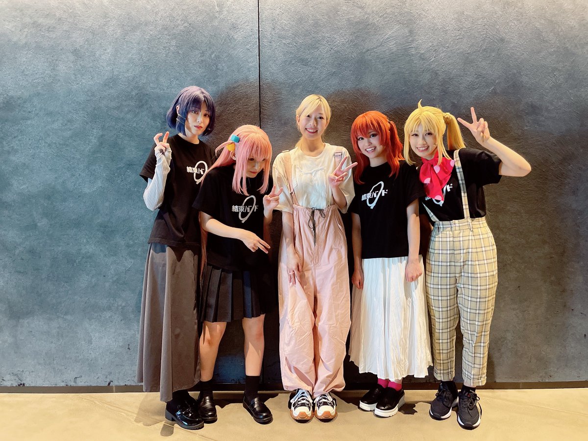 Yopipi555's tweet photo. #舞台ぼっち 観劇させていただきました！
いまの自分が出会うべきだったと勝手に運命を感じてしまうくらい、あんまりにも良すぎる舞台でした。
皆さんが幸せに駆け抜けられますように。
𝒎𝒂𝒎𝒐 𝒍𝒐𝒗𝒆 𝒇𝒐𝒓𝒆𝒗𝒆𝒓___.
#ぼっち・ざ・ろっく https://t.co/66C7aR9rWZ