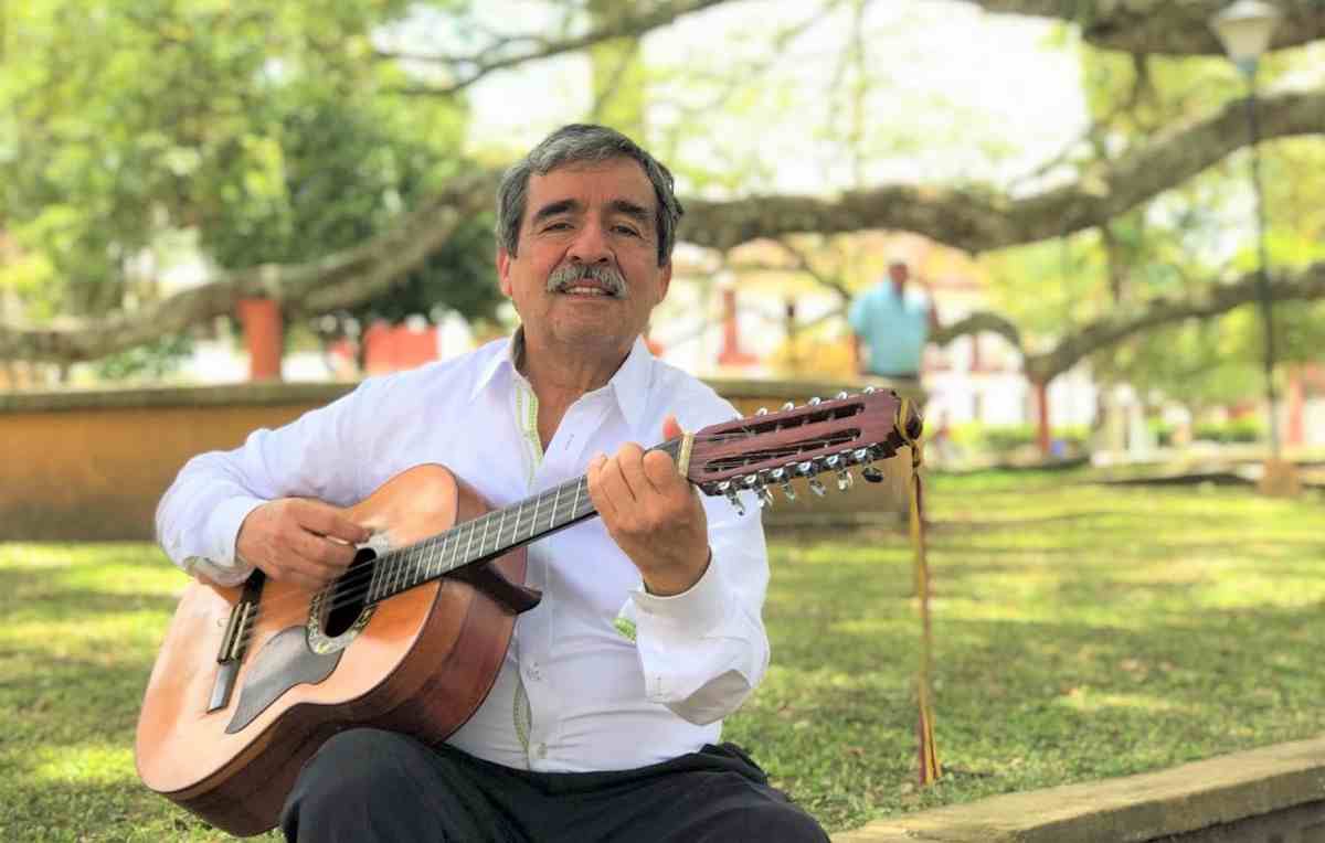 avivircaracol's tweet photo. 🎉 Pedro Nel Martínez Jr será parte de la celebración de la Feria Bonita en Bucaramanga con el objetivo especial de romper el récord Guinness con 1000 tiplistas. 🏆
#tiple #Santander https://t.co/zC0qTVVNha