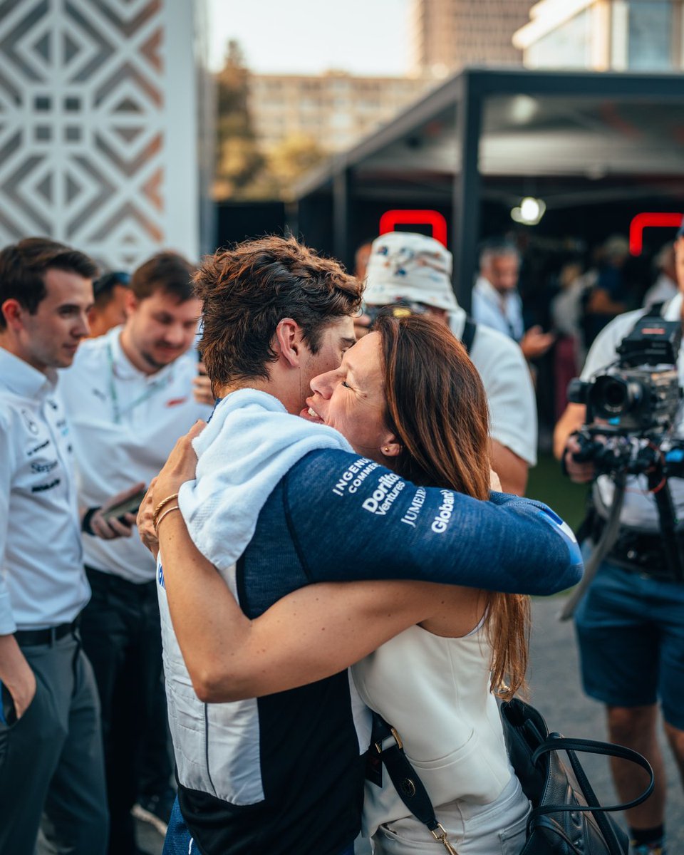 WilliamsF1's tweet photo. This is what it means.

Franco and his mother share a moment after quali 💙 https://t.co/CbzUucfOe2